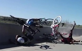 Xe bay xuống vực, người ở lại: Tay đua xe đạp thoát tai nạn thảm khốc