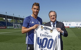 Ronaldo nhận quà đặc biệt từ "ông chủ nhà trắng"