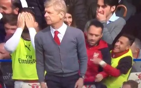 Sanchez cười mỉa mai khi đồng đội Arsenal bỏ lỡ cơ hội