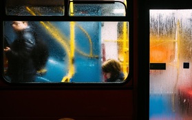 Có những người giống như là xe bus: Họ đến chậm bạn phải chờ, bạn đến chậm họ đi luôn