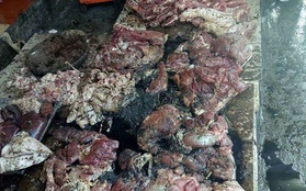 Bắt khẩn cấp người hắt luyn trộn chất thải vào sạp thịt lợn ở Hải Phòng