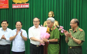 Thưởng nóng Ban chuyên án vừa triệt phá thành công "tập đoàn" ma túy tại Sài Gòn