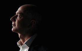 Jeff Bezos, ông chủ của Amazon vượt qua Bill Gates, chính thức trở thành người giàu nhất thế giới