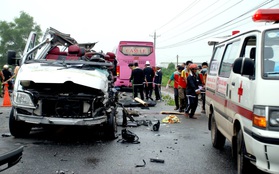 6 người tử vong tại chỗ, nhiều người bị thương sau vụ va chạm nghiêm trọng giữa 2 xe khách