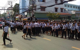 Cháy trường học ở TP.HCM, hàng trăm giáo viên và học sinh tháo chạy thục mạng