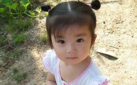 Bận lo tang sự cha mẹ không biết con gái 2 tuổi mất tích, khi tìm thấy bé đã tử vong