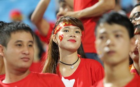 Fan nữ cổ vũ Công Phượng đấu "hot boy" xứ Hàn