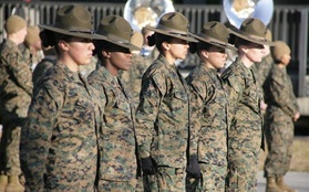 Bê bối ảnh "nóng" nữ quân nhân lan ra toàn quân đội Mỹ