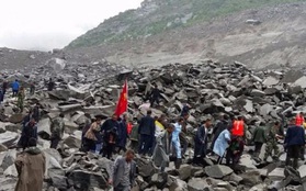 Bé 38 ngày tuổi cứu cả nhà thoát chết vụ lở đất kinh hoàng ở Trung Quốc