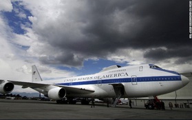Máy bay “ngày tận thế” của Mỹ bị bão quật ngã