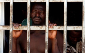 Nữ phóng viên CNN kể về trải nghiệm "chợ nô lệ" như phim kinh dị ở Libya