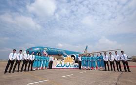Vietnam Airlines tổ chức sự kiện đặc biệt chào đón hành khách thứ 200 triệu