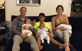 Bạn gái Ronaldo khoe khéo vòng một quyến rũ sau sinh