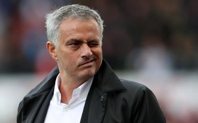 Man Utd suýt chút nữa để mất Mourinho như thế nào?