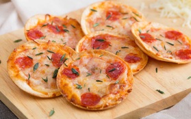 Tự làm pizza mini bé bé xinh xinh mời khách cực yêu