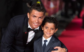 Ronaldo thuở nhỏ và con trai, ai hơn ai?
