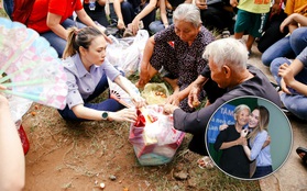 Mỹ Tâm ngồi bệt xuống đường, ăn chôm chôm với các cụ già neo đơn: Hình ảnh đẹp và ấm lòng kết lại mùa Vu Lan!