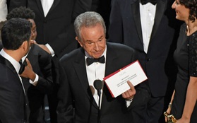 Scandal tồi tệ nhất lịch sử Oscar: MC công bố nhầm giải thưởng "Phim hay nhất" cho La La Land