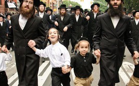 Không phải IQ, yếu tố chiếm một nửa thành công của người Do Thái chính là tài ăn nói. Hãy xem cha mẹ Do Thái dạy con thế nào?