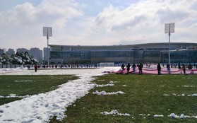 Bầu trời Thường Châu hửng nắng, SVĐ được thu dọn tuyết, fan bóng đá tại Trung Quốc vui mừng khôn xiết