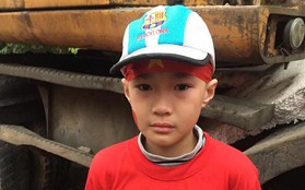 Cộng đồng mạng chung tay giúp đỡ bé trai bị lạc khi cùng bố mẹ đi đón đội tuyển U23 Việt Nam