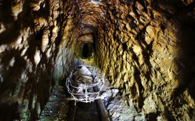 Đột nhập các hầm đào vàng trái phép dài hàng chục mét tại Lâm Đồng