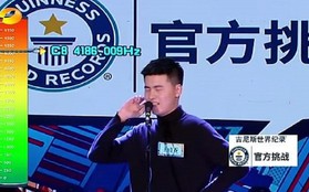 Thanh niên Trung Quốc phá kỉ lục Guinness nhờ giọng nam cao đến mức không ai nghe ra là tiếng gì