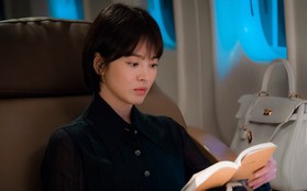 Mê mẩn tạo hình quyền quý của Song Hye Kyo trong phim siêu hot với Park Bo Gum