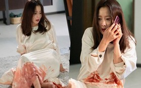 Kim Hee Sun gây sốc với vẻ ngoài xác xơ cùng bộ váy ướt đẫm máu