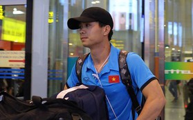 Đội tuyển Việt Nam đói lả và mệt mỏi sau khi trở về nước từ chuyến tập huấn Hàn Quốc