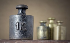 Tại sao chúng ta phải thay đổi khái niệm 1kg và ý nghĩa của nó là gì?