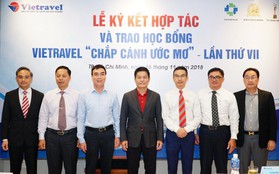 Vietravel tổ chức lễ ký kết thỏa thuận hợp tác với 5 trường đại học TP.HCM và trao học bổng “Chắp cánh ước mơ”