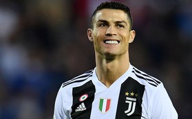 "Ronaldo tập luyện như điên. Cả đội Juventus mệt muốn chết sau trận thắng MU, trừ Ronaldo vẫn khỏe như vâm"