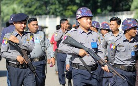 Cảnh sát vũ trang tràn ngập SVĐ tổ chức trận Myanmar - Việt Nam, sẵn sàng cho CĐV quá khích lên xe thùng
