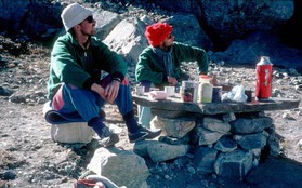 Phát hiện thi thể 2 nhà leo núi mất tích trên dãy Himalaya sau 30 năm, chấm dứt nỗi ám ảnh của người sống sót