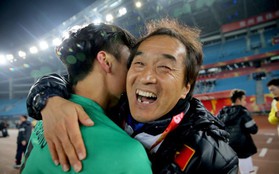 Mải miết tung hô thầy Park, chúng ta đã quên mất HLV Lee Young-jin - "người hùng thầm lặng" của đội tuyển Việt Nam