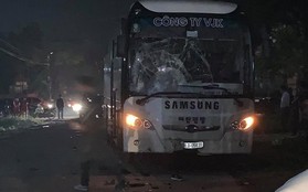 Va chạm trực diện với xe chở công nhân công ty Samsung, hai thanh niên 19 tuổi đi xe SH tử vong