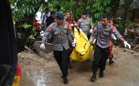 Sóng thần Indonesia: Bàng hoàng trước con số thương vong lên tới hơn 1.800 người