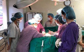 Cô gái 25 tuổi bị nhiễm trùng vì tự bơm silicon vào mông tại nhà: Khuyến báo không thừa của bác sĩ