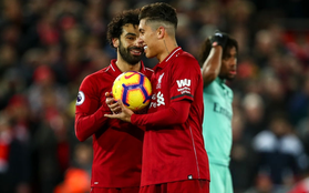 Hành động cao thượng của Salah khiến thầy Klopp chực rơi nước mắt khi Liverpool "hủy diệt" Arsenal 5-1