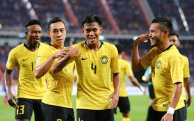 Dàn sao Malaysia giỡn cực "nhây" trong phòng thay đồ để mỉa mai phát ngôn thiếu tôn trọng của thủ môn Thái Lan