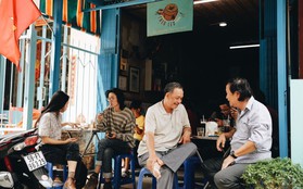 Không khí nhộn nhịp ngày đầu năm tại quán cafe vợt lâu đời nhất Sài Gòn, gần 80 năm chỉ nghỉ đúng ngày 30 Tết
