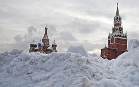 Moscow hứng chịu lượng tuyết rơi trăm năm mới có một lần