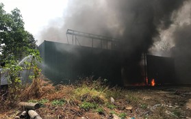 Cháy nổ ở xưởng phế phế liệu trong khu dân cư, học sinh tiểu học phải sơ tán