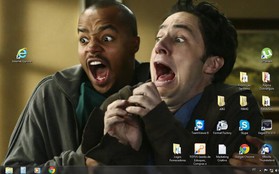 Vui: Tổng hợp loạt hình nền máy tính hài hước nhất, Internet Explorer chuyên bị "bắt nạt"