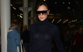 Victoria Beckham lộ cả nhũ hoa giữa sân bay đông người vì thả rông vòng 1