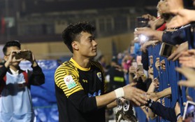HLV Park Hang Seo xuống sân chúc mừng, Tiến Dũng sẽ bắt chính ở đội tuyển Việt Nam?
