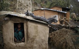 Cơn ác mộng của phụ nữ Nepal khi có kinh nguyệt: Phải rời khỏi nhà, ngủ ở những túp lều rách rưới, dễ bị kẻ xấu và thú dữ đoạt mạng