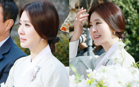 Hậu trường "lễ cưới Sooyoung": Nữ diễn viên U50 của "Reply" còn nổi hơn cô dâu vì khoảnh khắc khóc đẹp xuất sắc