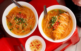 Đây đích thị là hàng bánh canh bán sướng nhất Sài Gòn: mỗi ngày chỉ cần bán 1 tiếng là hết sạch